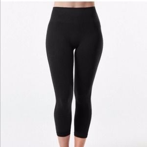 SPANX Black Cropped Ribbed At Side Leggings Stretch Pull-On Body Shaping Small
